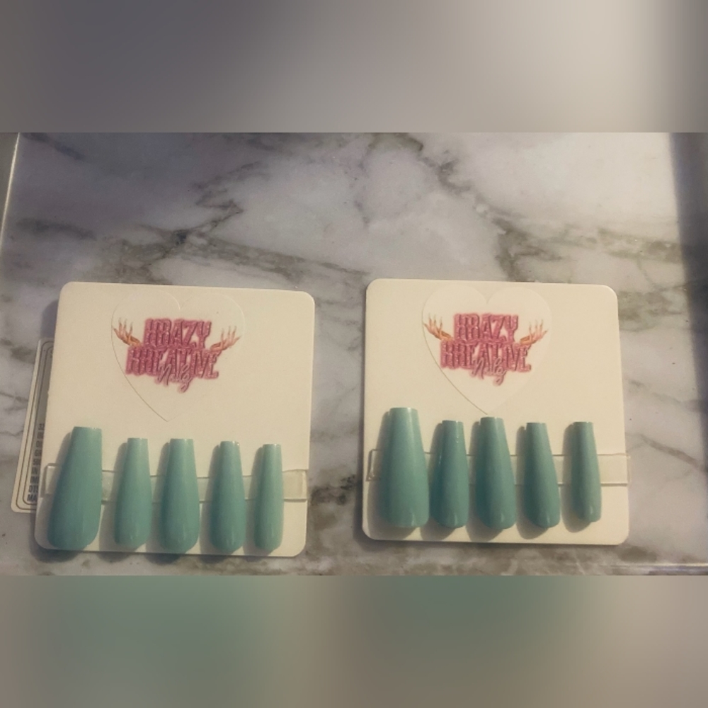 Press on nails